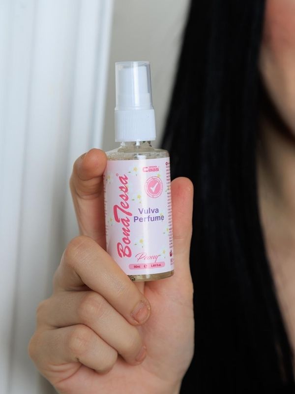 BonaTessa – Peony Kadınlara özel, Alkolsüz, Dış Genital Bölge (Vulva) Parfümü
